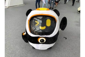 数字新经济前沿！特斯联泰坦机器人走红2021服贸会