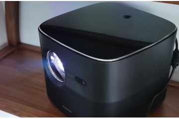 腾讯极光投影仪T6：光学变焦+3D成像技术，小客厅也能投大画面